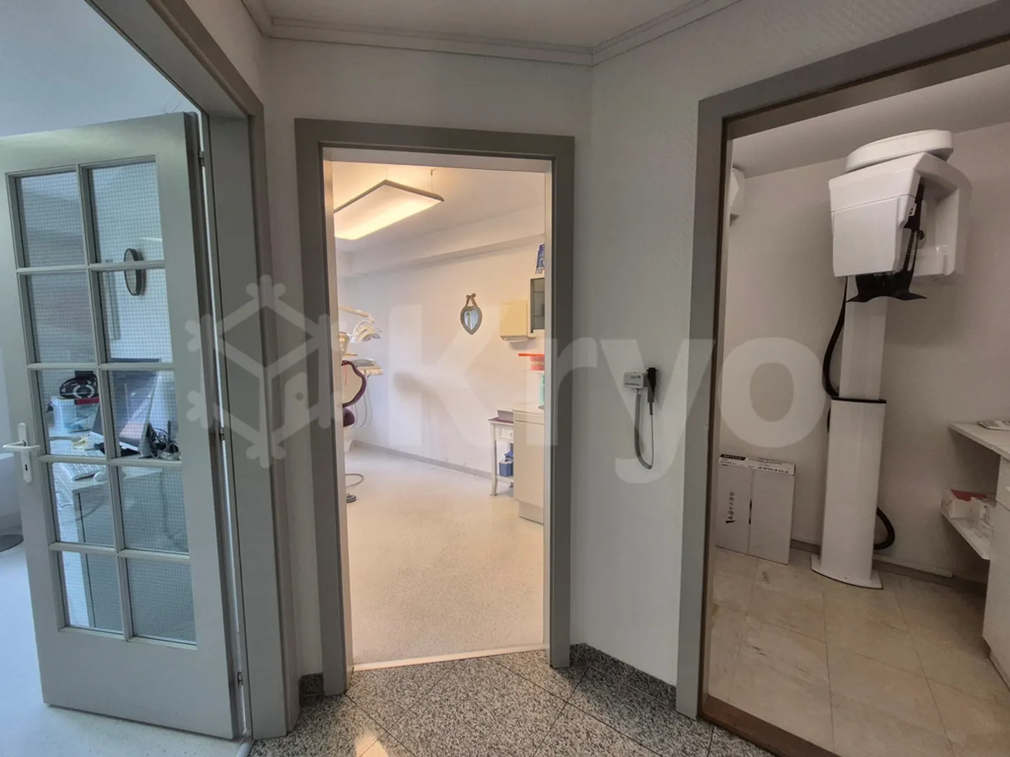 Geräumiges Büro mit Terrasse - Foto 7 von 10