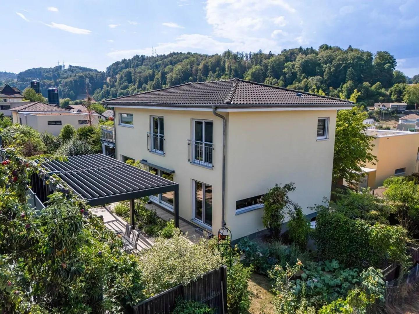 Charmantes Einfamilienhaus mit Garten - Foto 1 von 18