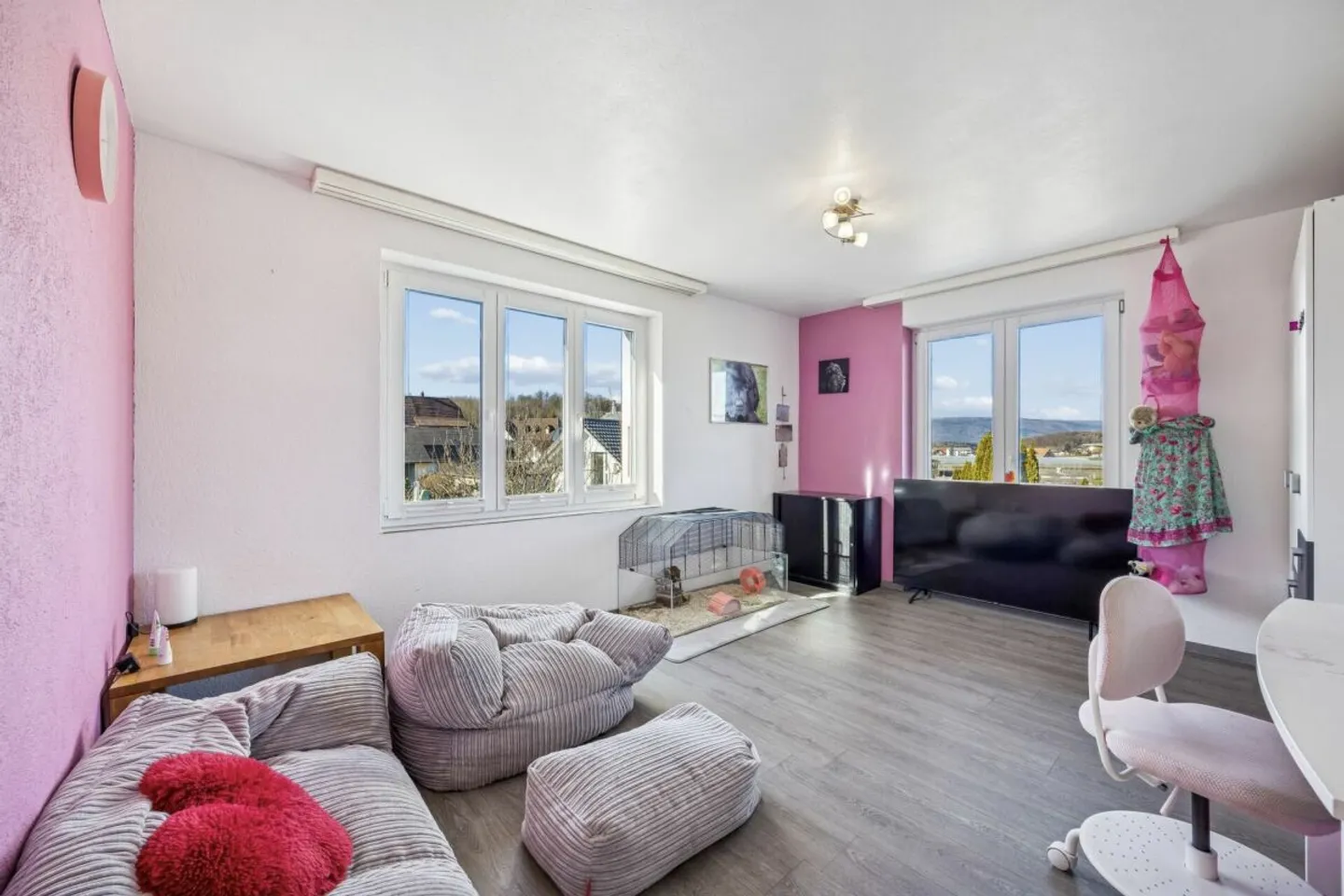 Casa unifamiliare di 5,5 locali con piscina, situata in posizione rurale e tranquilla - Foto 8 di 13