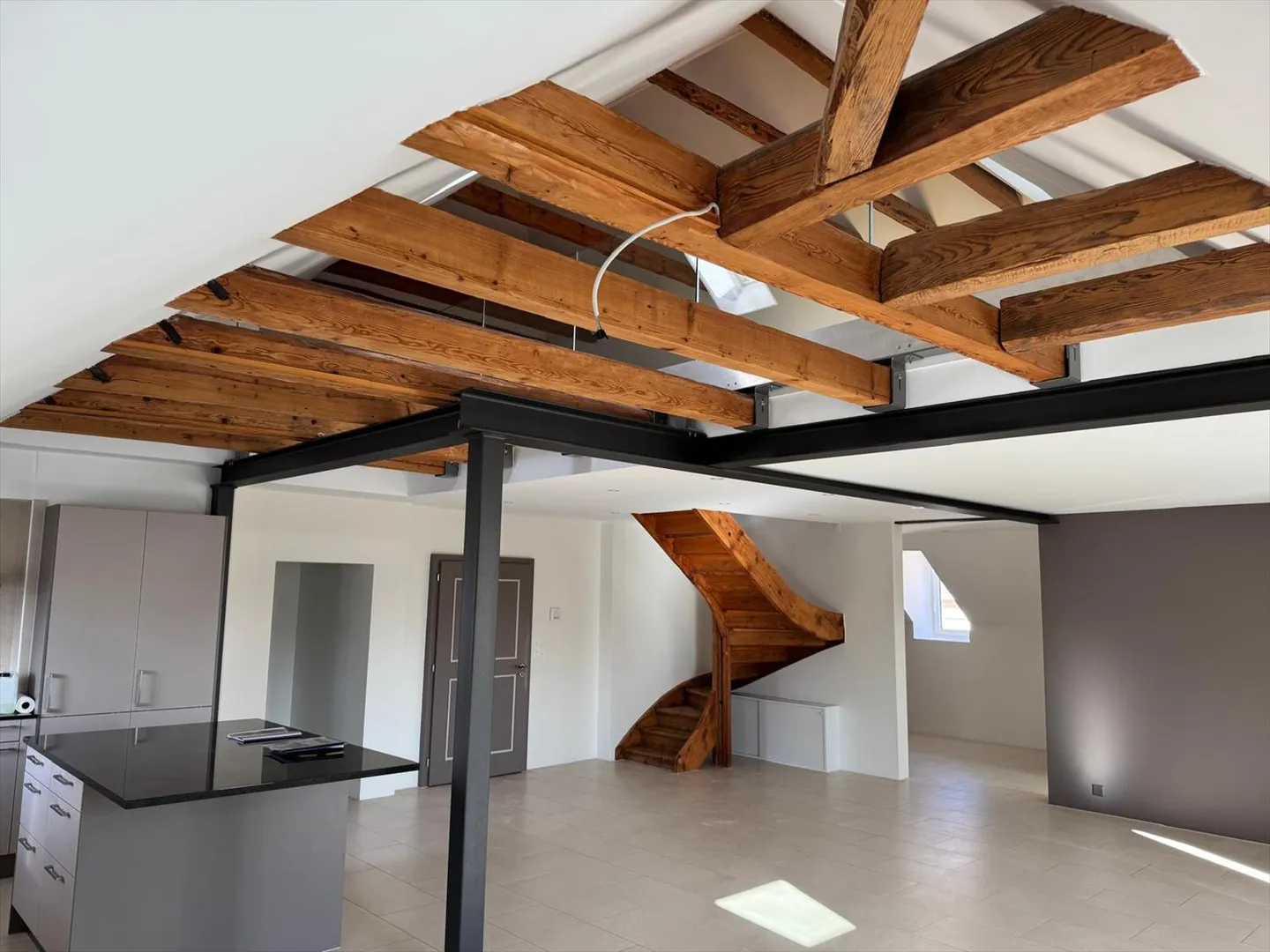 Magnifique penthouse de 5,5 pièces à La Chaux-de-Fonds - Photo 3 sur 13
