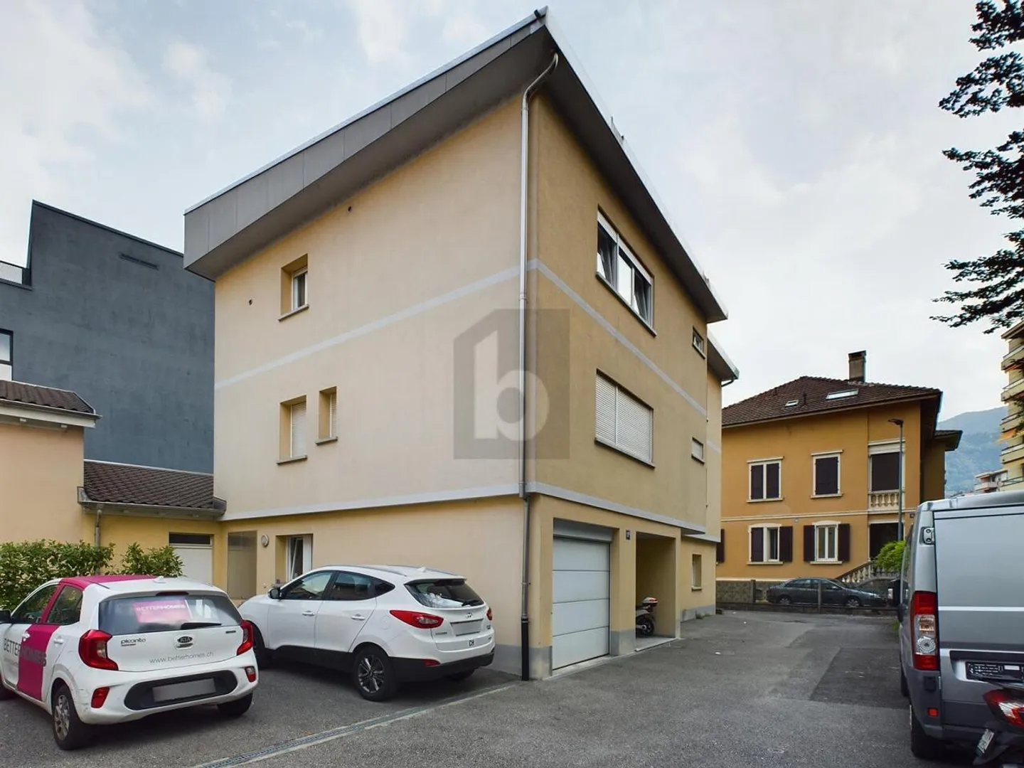 Immeuble résidentiel à vendre - Photo 2 sur 6