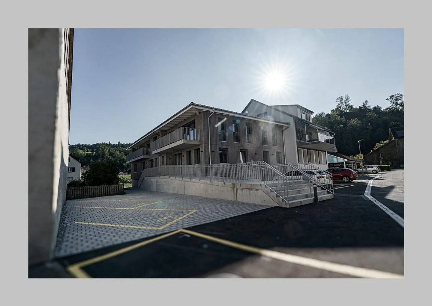 Ampi nuovi posti auto all'aperto in affitto - Foto 2 di 2