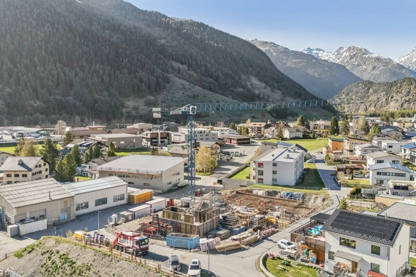 Grosszügiges Wohnen für die ganze Familie in Zernez - Photo 4 sur 8