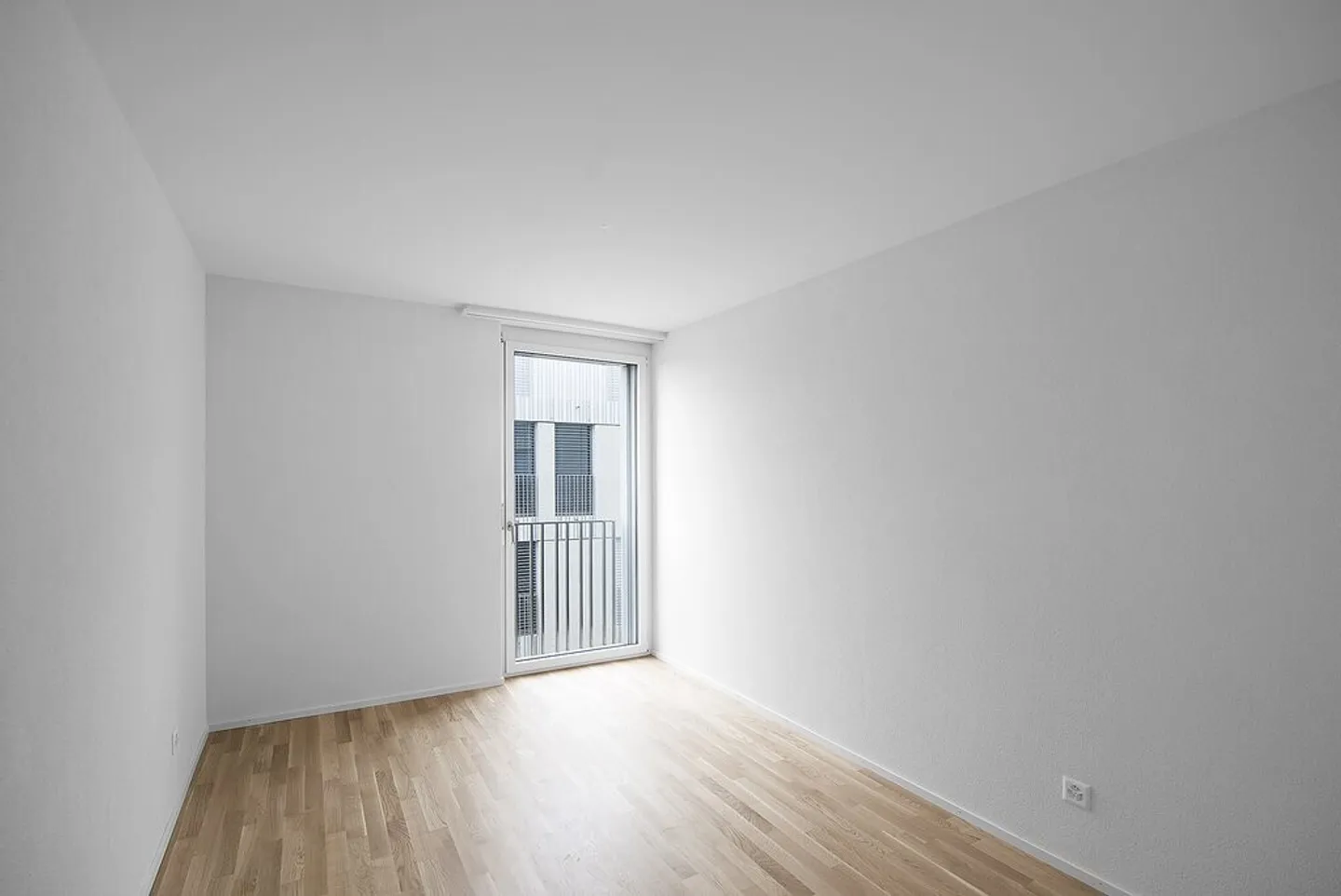 Ampio appartamento di 3,5 locali al 4° piano - Foto 3 di 7