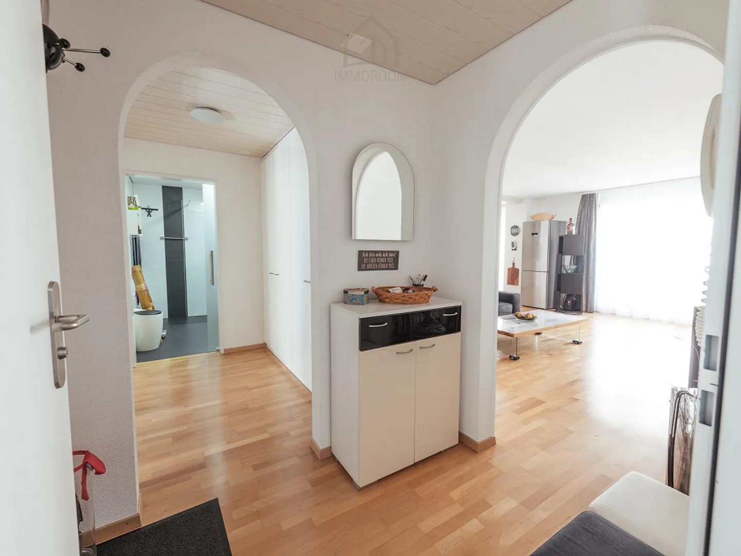 Moderne 3,5-Zimmer-Wohnung an ruhiger und familiärer Lage - Foto 3 von 16