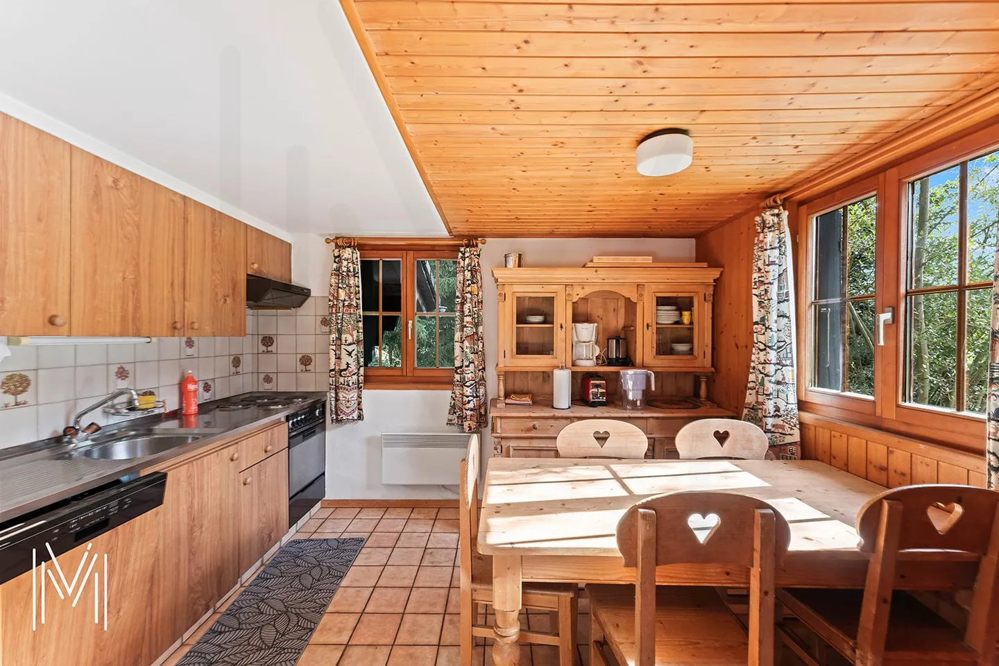 A haven of peace at the foot of Moléson? 4.5-room chalet in the heart of nature - Photo 2 of 19