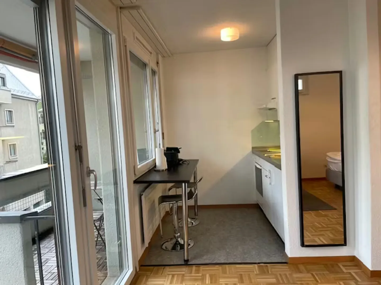 Charmantes Chalet in Zürich - Foto 1 von 6