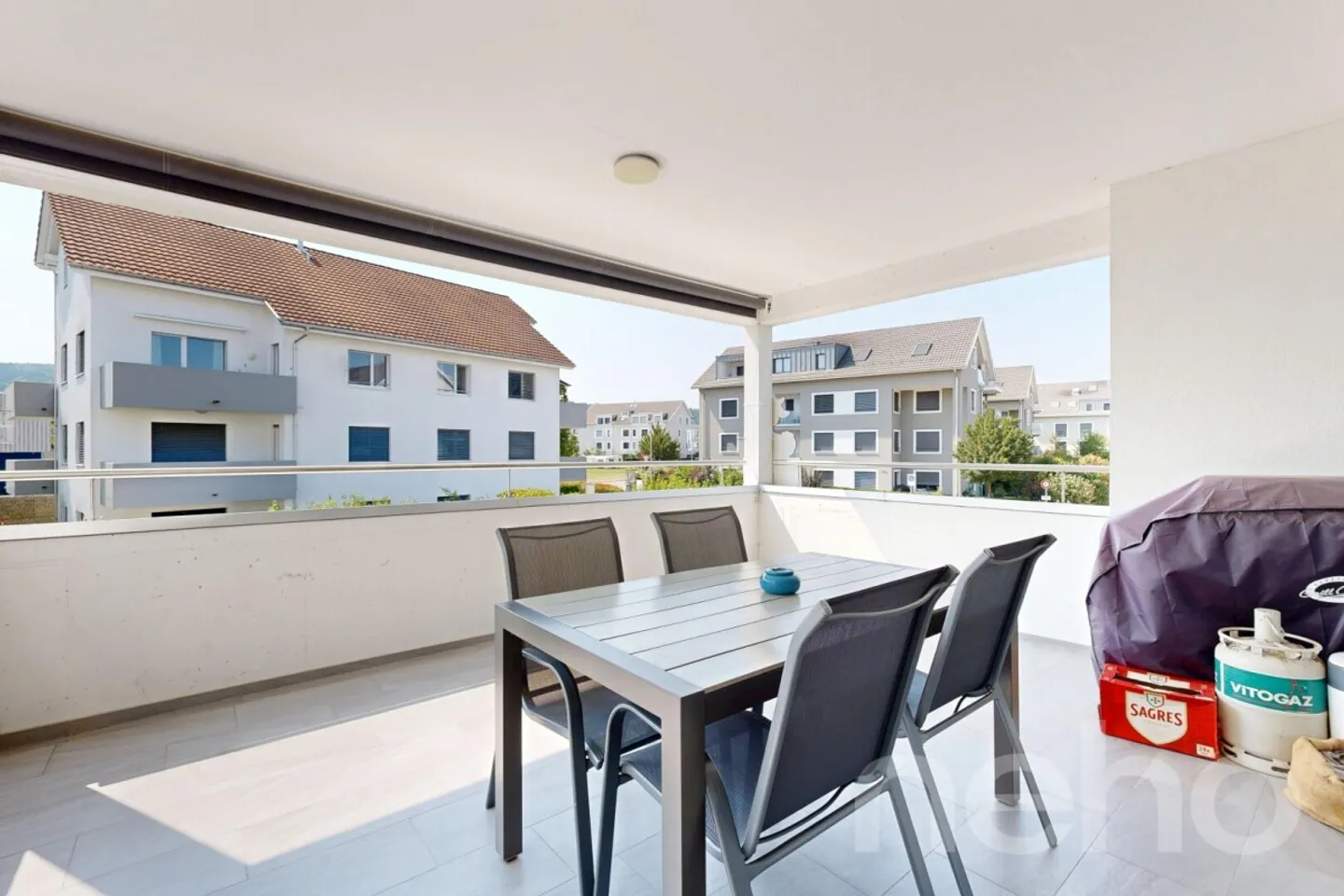 Geräumige Wohnung mit grossem Balkon - Foto 4 von 12