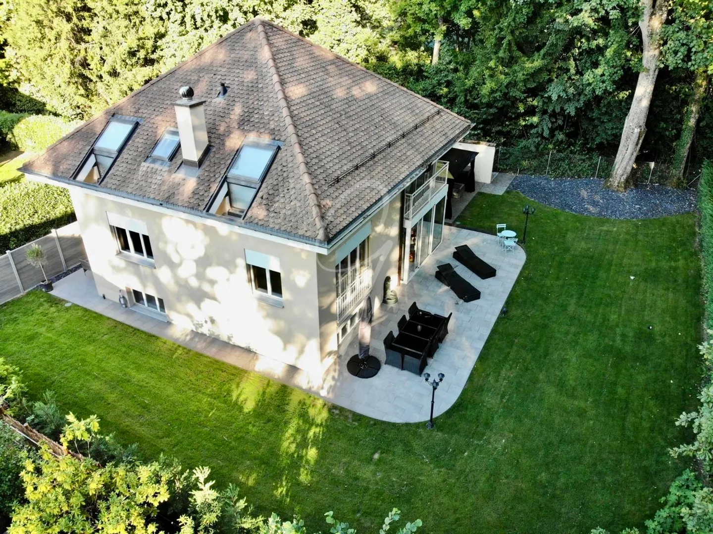 Elegante Casa Indipendente a Corsier - Foto 2 di 15