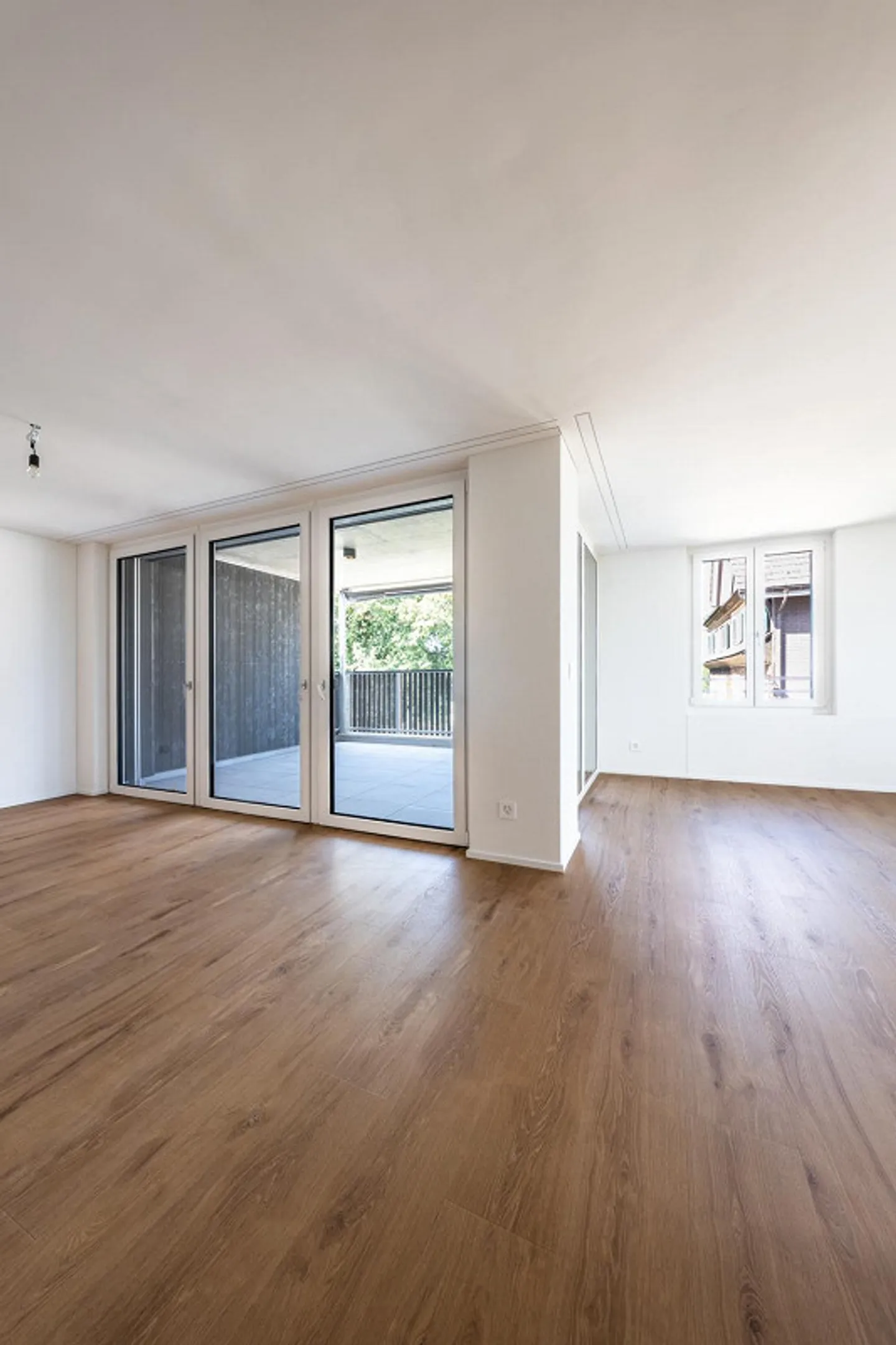 3.5-room apartment - sunny, spacious and with a wide view - Photo 4 of 13