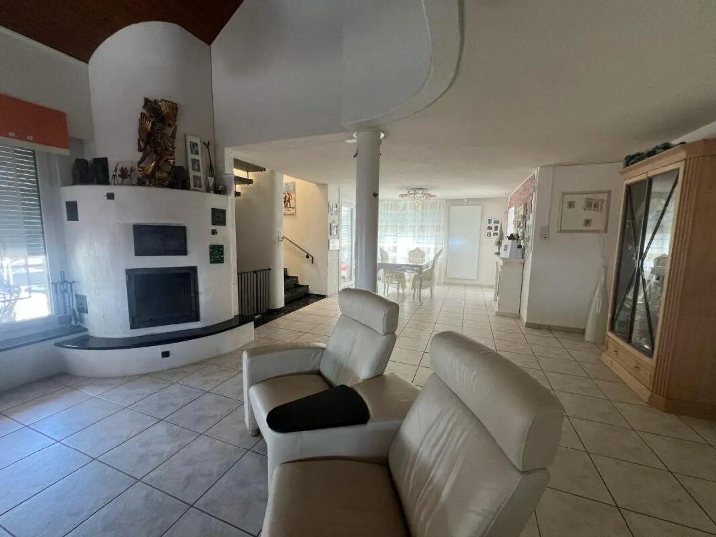 STIL, RAUM & ERHOLUNG - IHR 8.5-ZIMMER-EFH MIT POOL U. V. M - Foto 9 von 13