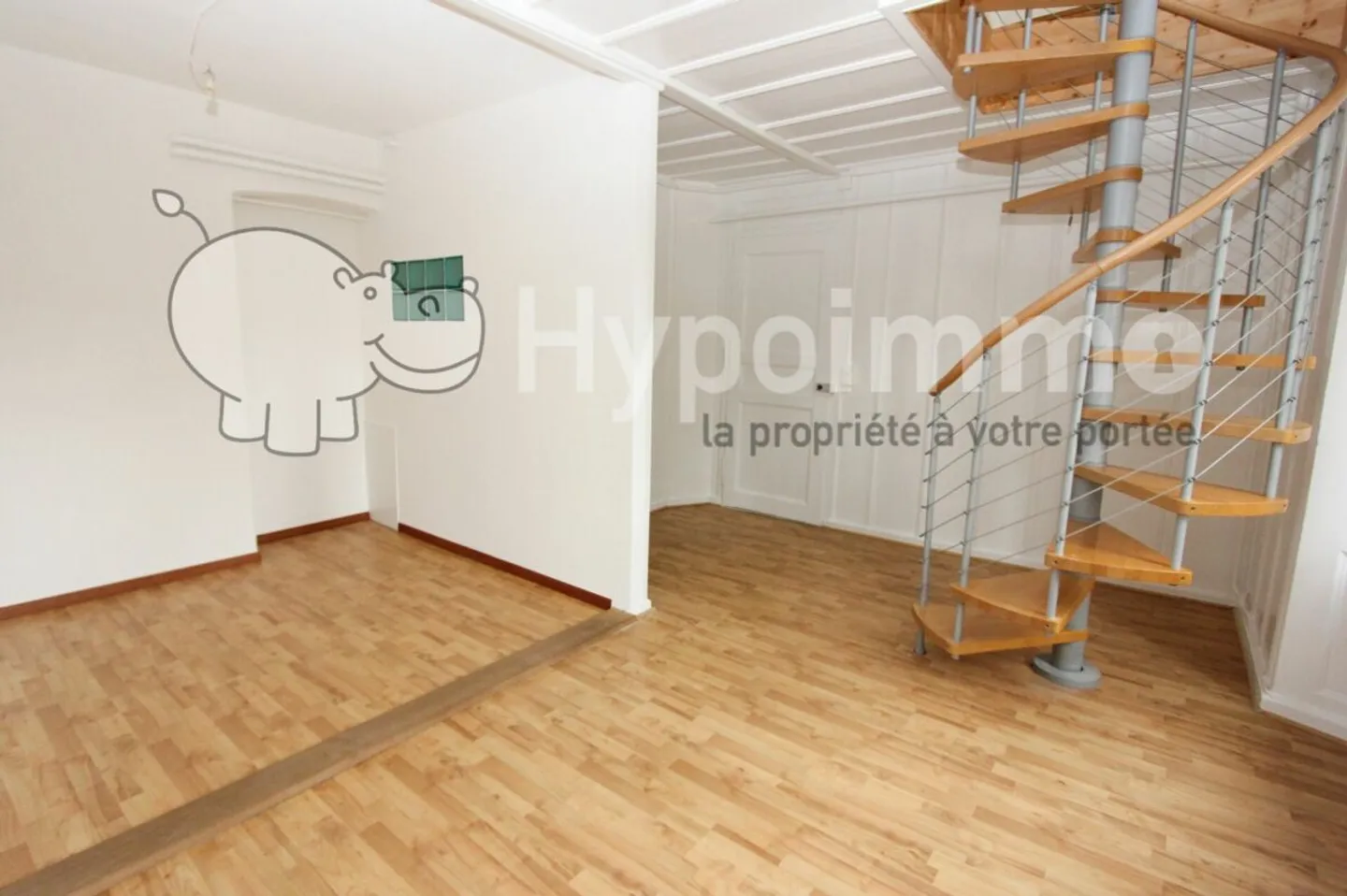Duplex avec 3,5 pièces au rez-de-chaussée avec deux douches - Photo 1 sur 8