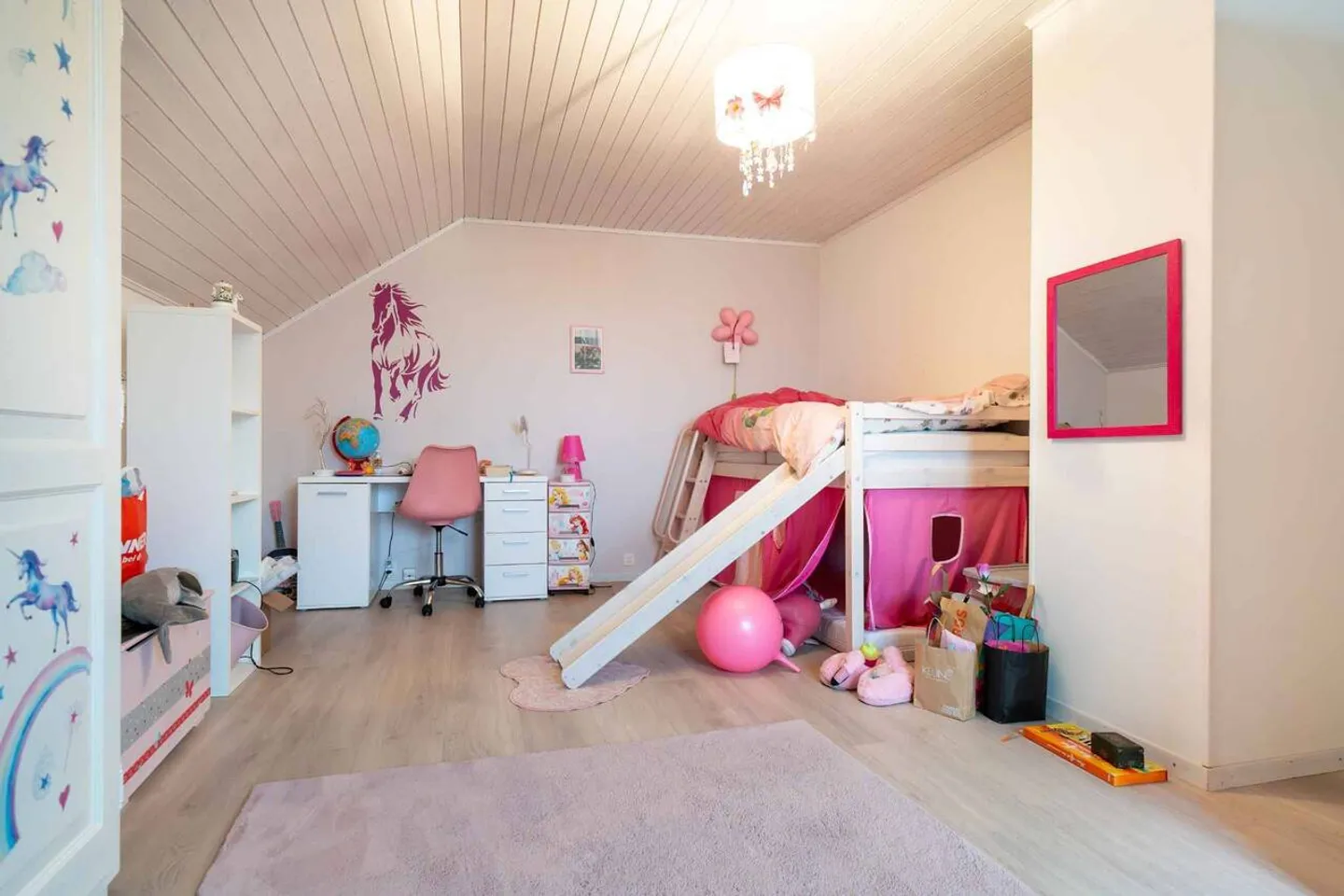 Einzelvilla mit Terrasse und Garten - Foto 6 von 12