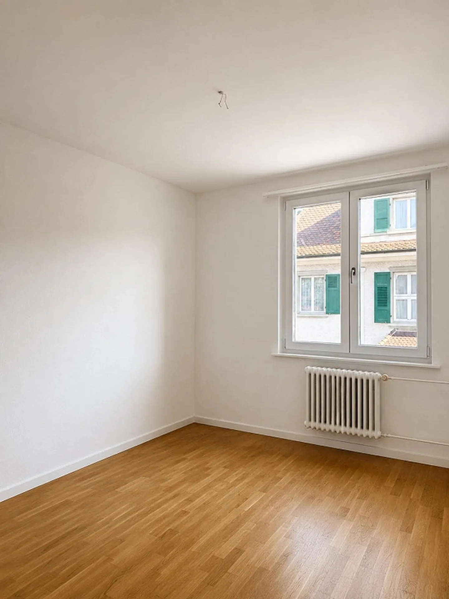 Living in a central location in Binningen - Photo 3 of 12