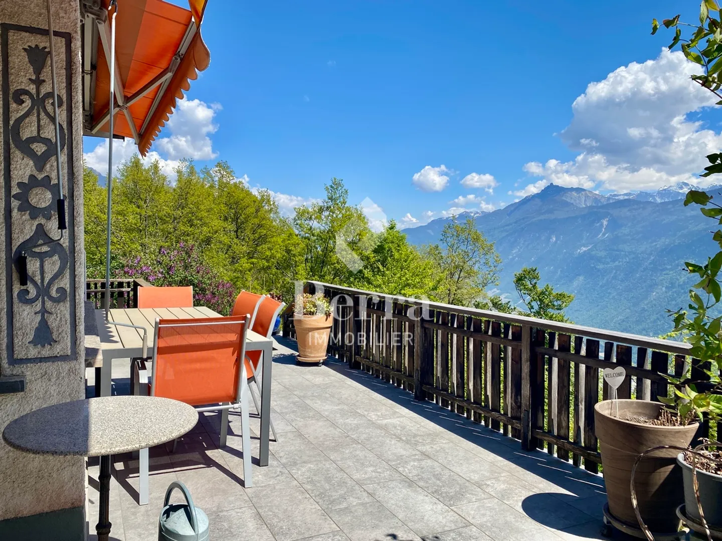 Villa with incomparable view and large plot in Ravoire, near Martigny - Photo 1 of 20
