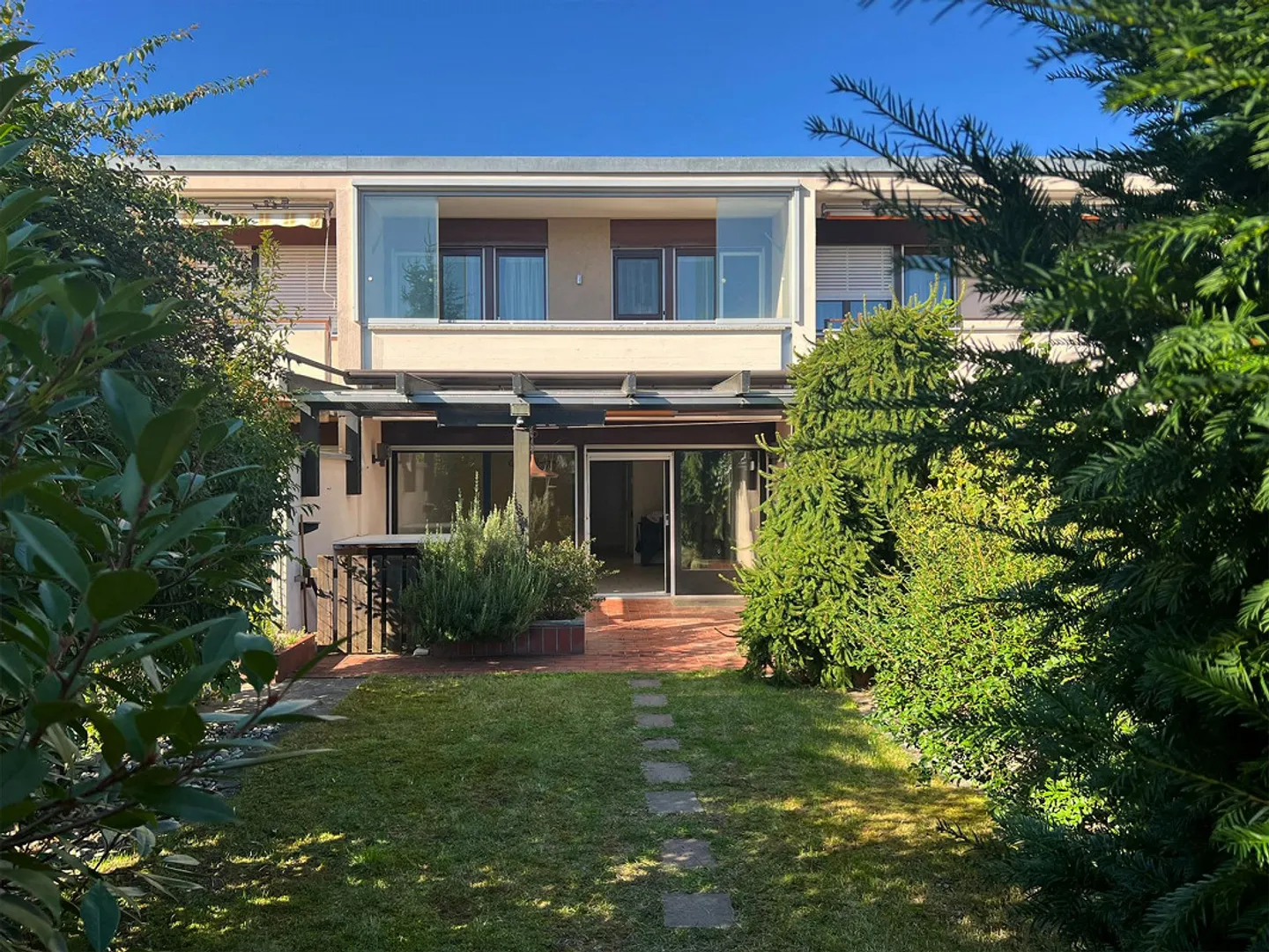 Casa unifamiliare di 4 stanze con laboratorio - Foto 2 di 16