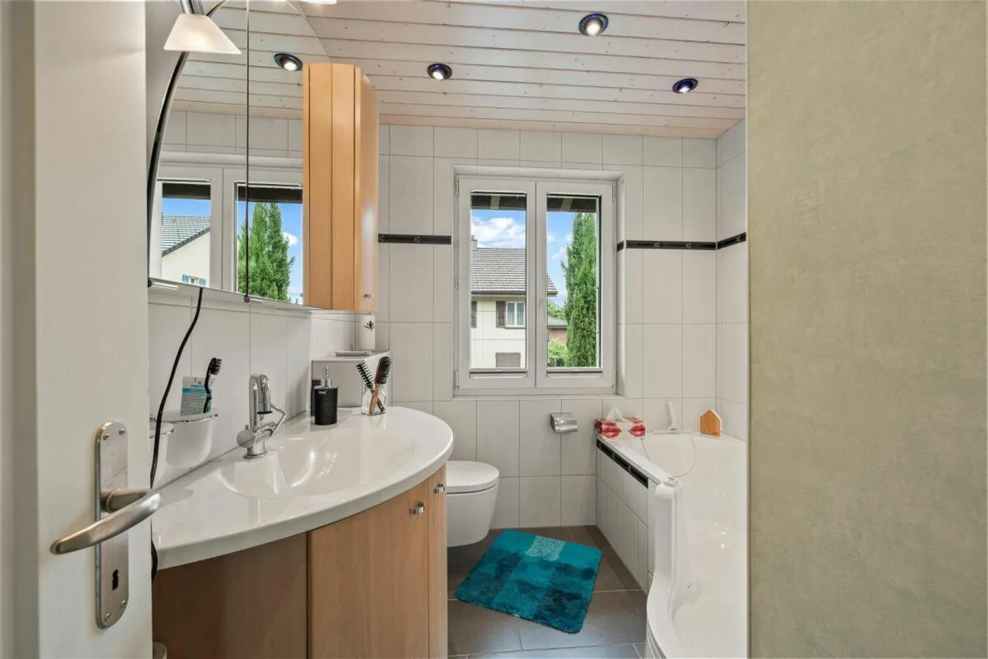 Gepflegtes Reiheneinfamilienhaus mit Garten, Werkstatt, Garage und ... - Foto 7 von 19