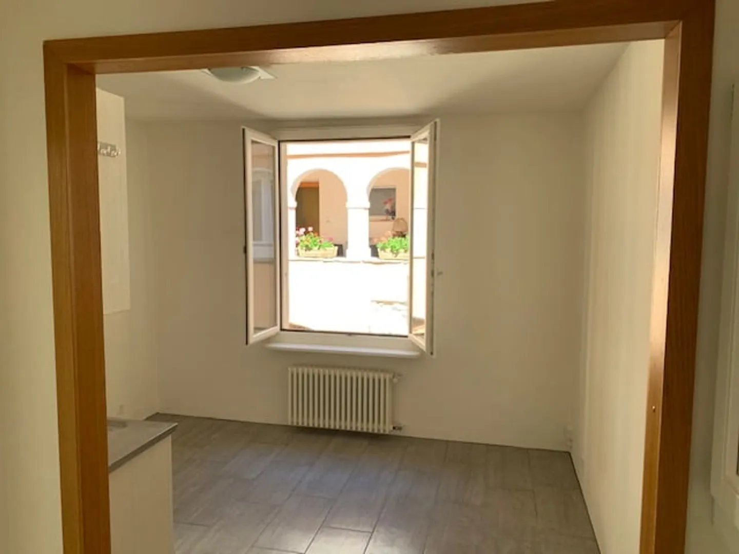 2 Camere Completamente Ristrutturate, a 60 m dal Lago - Foto 3 di 8