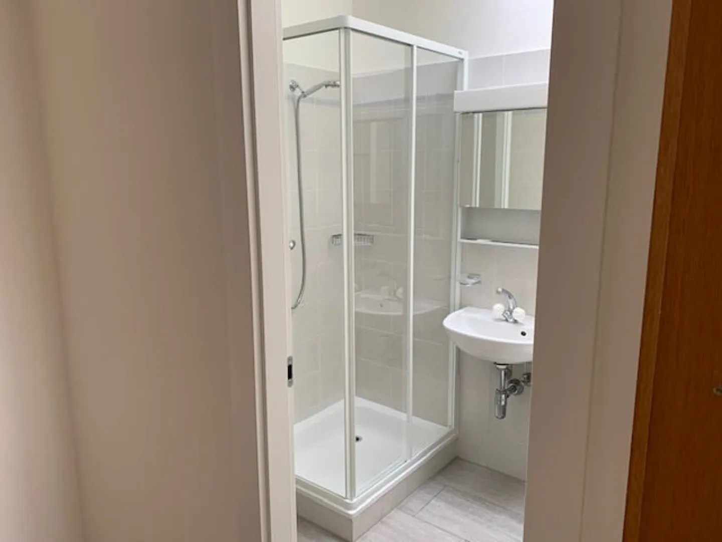 2 Camere Completamente Ristrutturate, a 60 m dal Lago - Foto 6 di 8