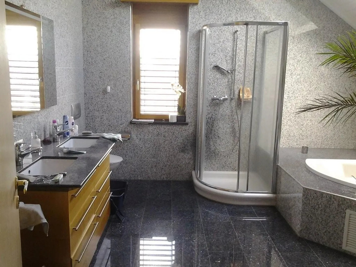Geräumige Wohnung mit Galerie - Foto 5 von 12
