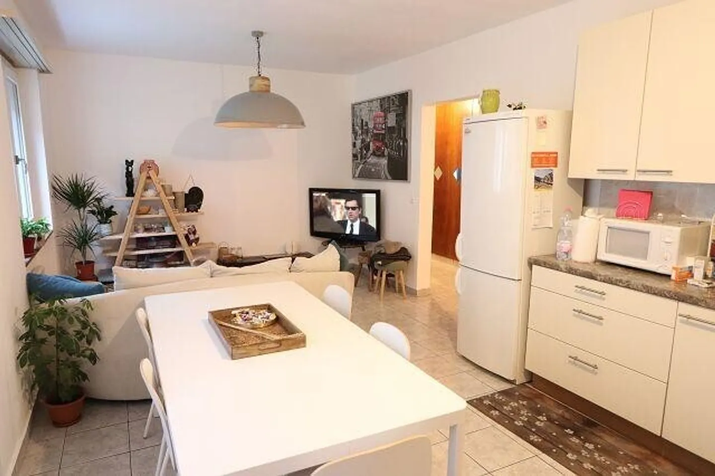 3 1/2-Zimmer-Wohnung im 4. OG - Foto 3 von 13