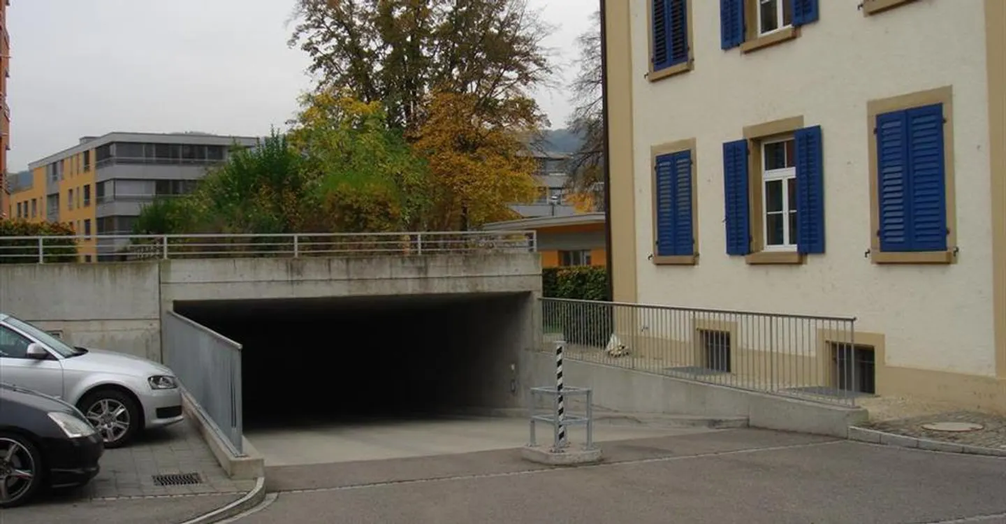 Einstellplatz nahe Schwimmbad - Foto 1 von 2