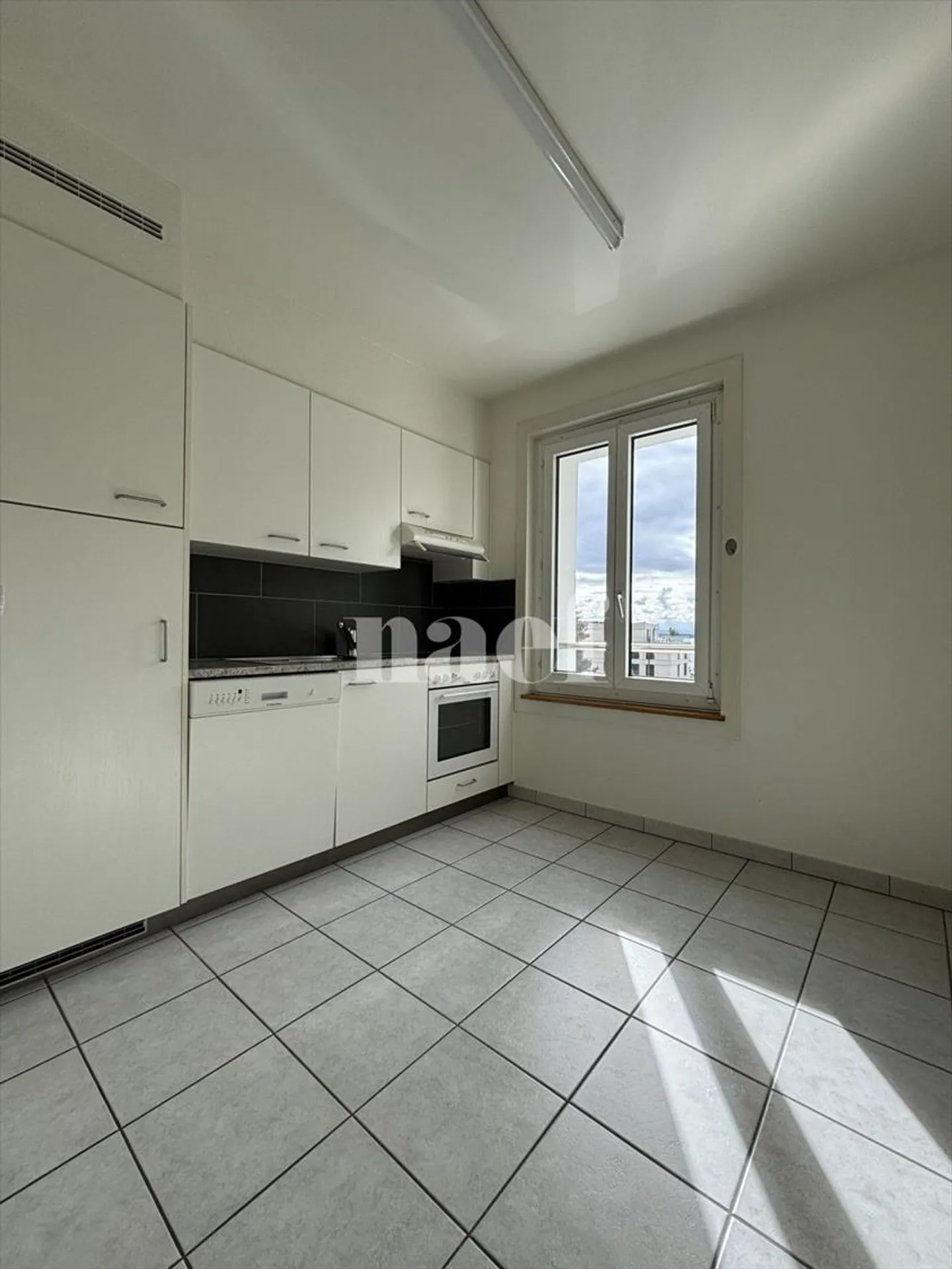 2-room apartment - Photo 2 of 4