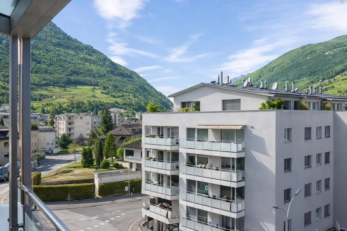 Spacious 4.5-room apartment with studio in an ideal location in Visp - Photo 12 of 12