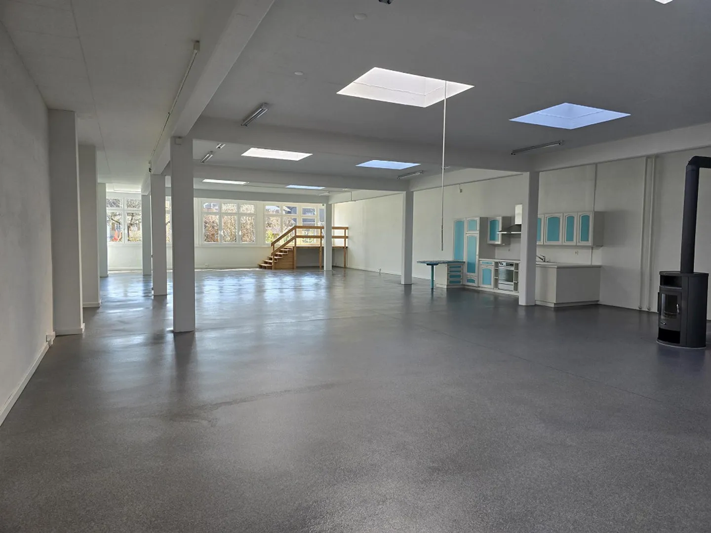 Loft Spazio Commerciale Spazio di Stoccaggio Hall di Stoccaggio Produzione Atelier - Foto 1 di 14