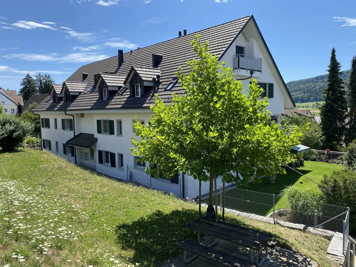 Fantastic 4.5-room maisonette apartment in a quiet location in Schöfflisdorf - Photo 2 of 11