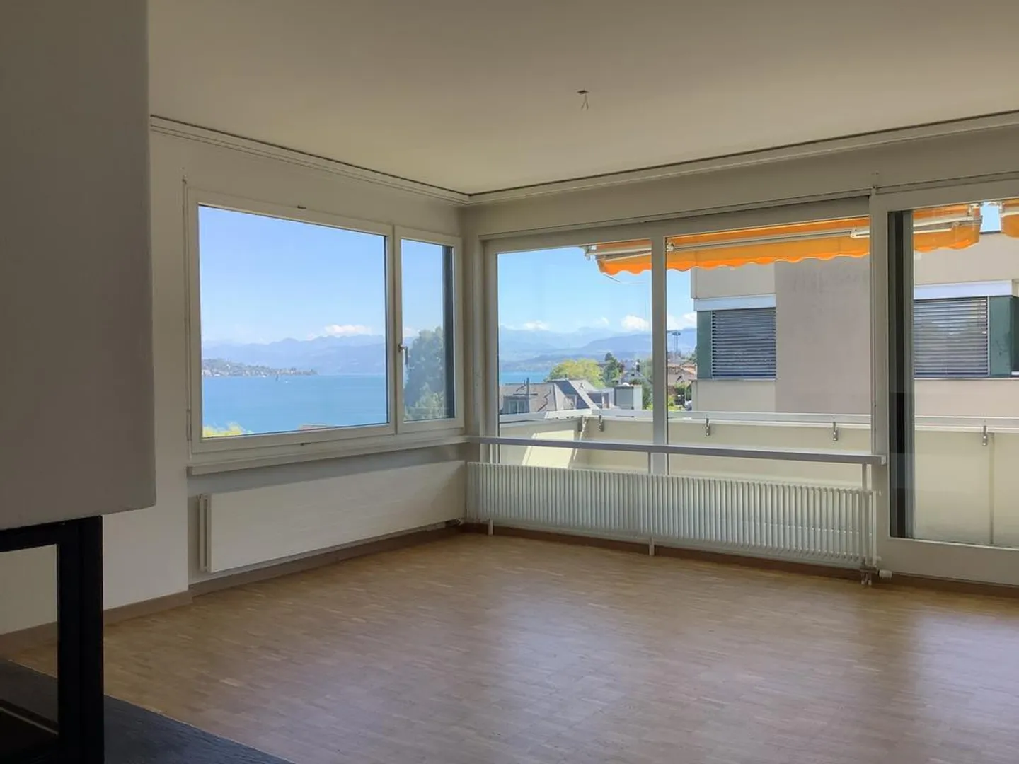 The apartment is rented out temporarily until March 31, 2029. - Photo 5 of 11