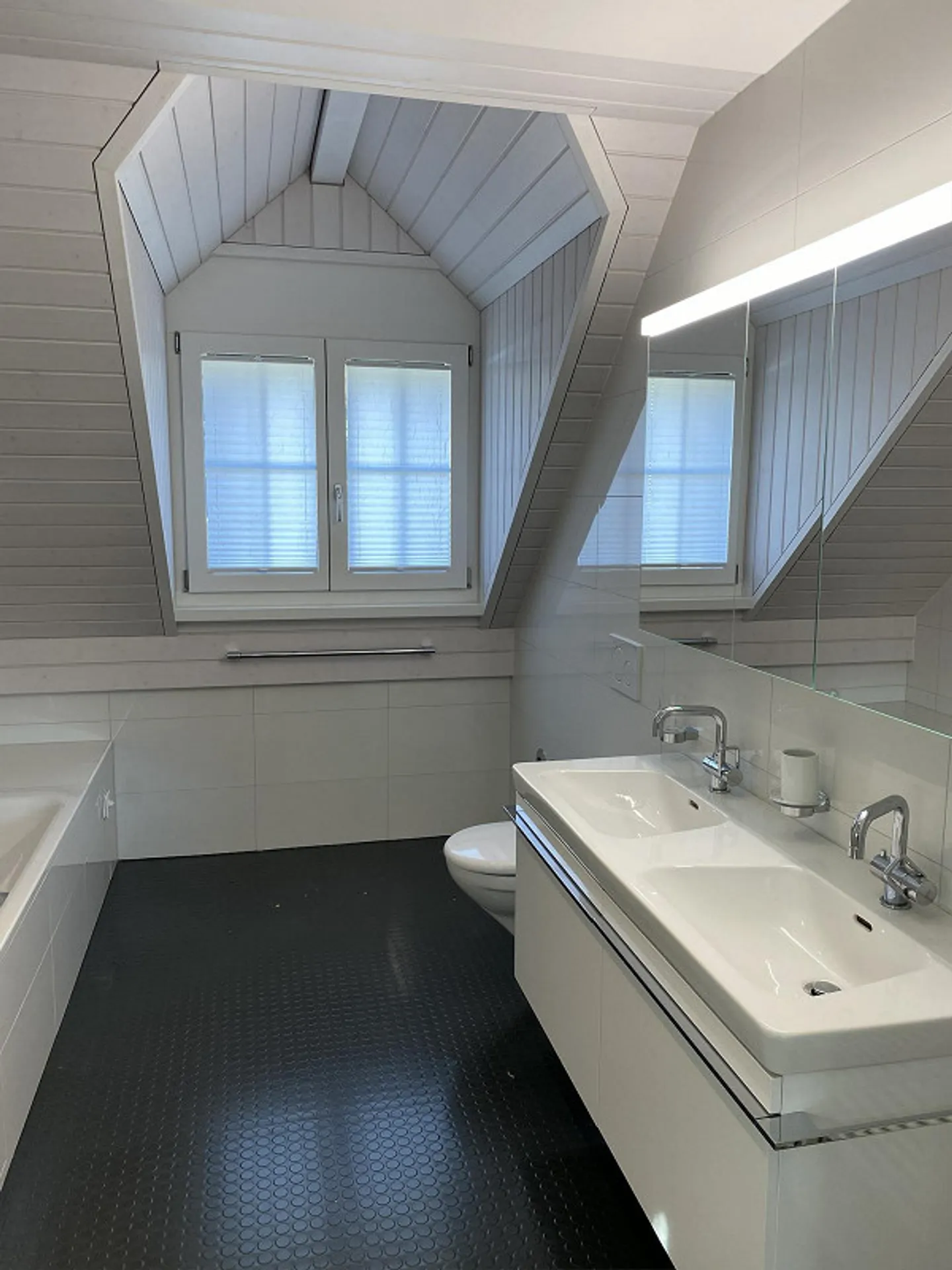 Fantastic 4.5-room maisonette apartment in a quiet location in Schöfflisdorf - Photo 6 of 11