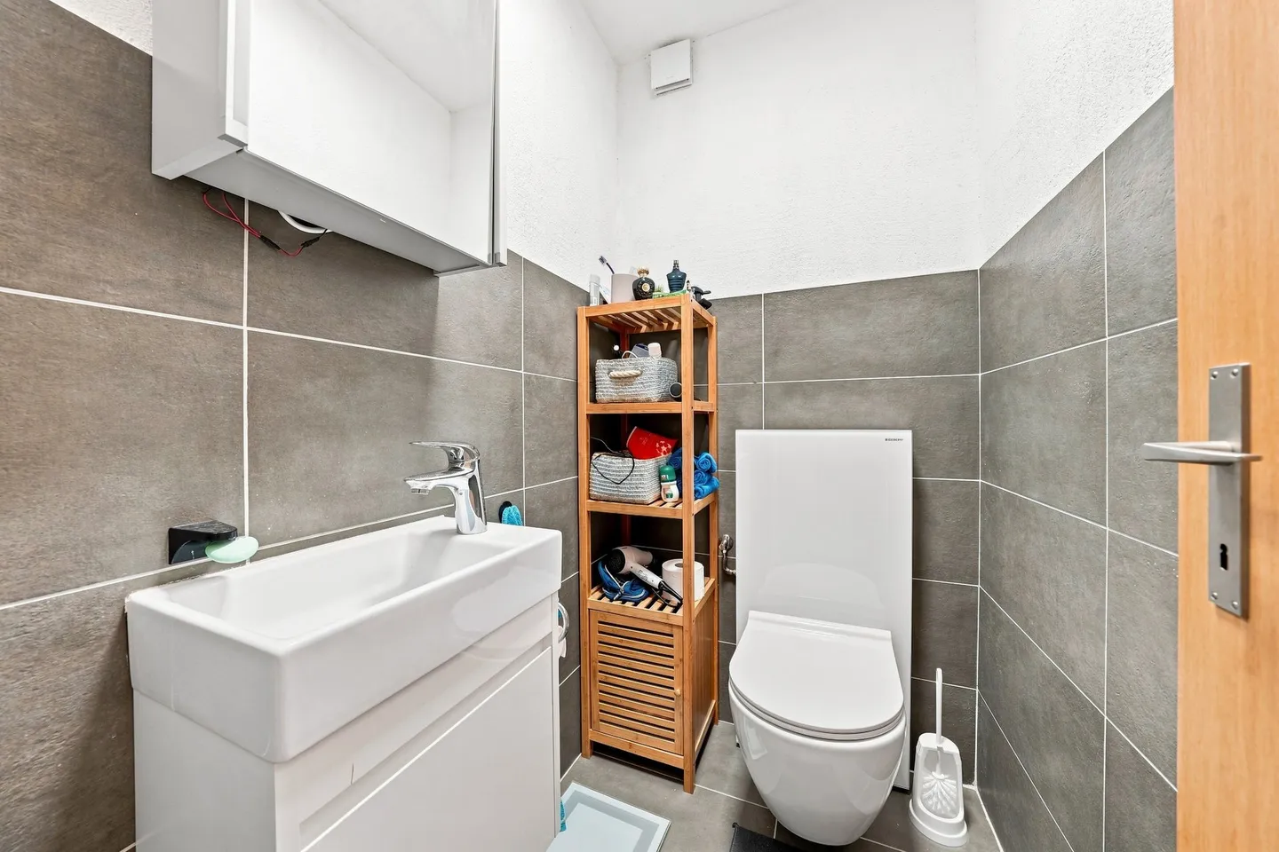 Spacious 4.5-Room Apartment - Photo 4 of 12