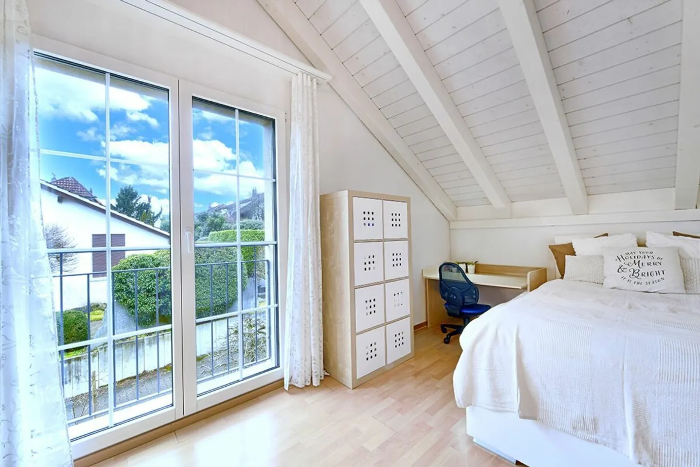 Casa unifamiliare di 5,5 locali in una posizione meravigliosamente soleggiata - Foto 13 di 21