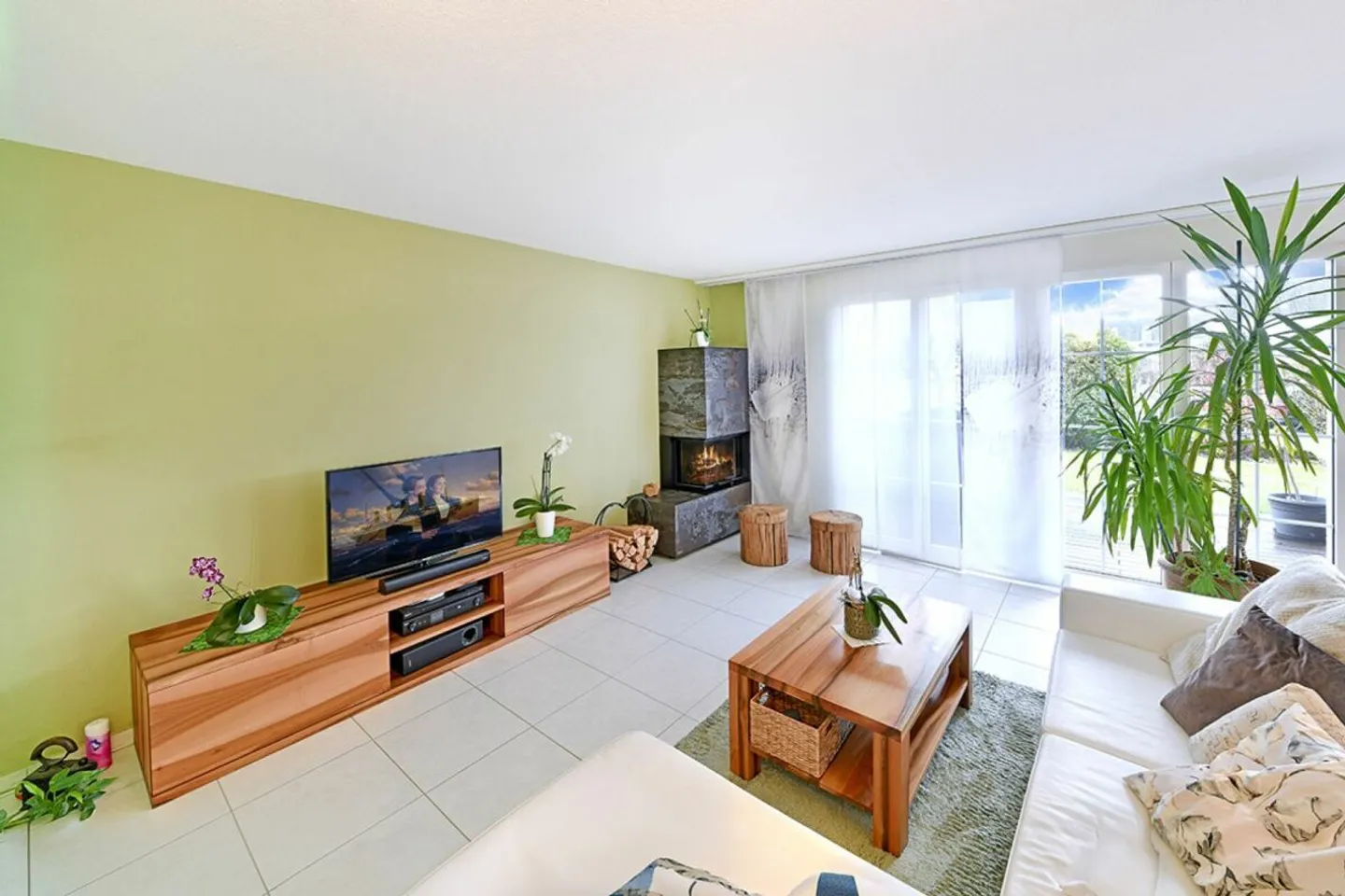 Casa unifamiliare di 5,5 locali in una posizione meravigliosamente soleggiata - Foto 3 di 21