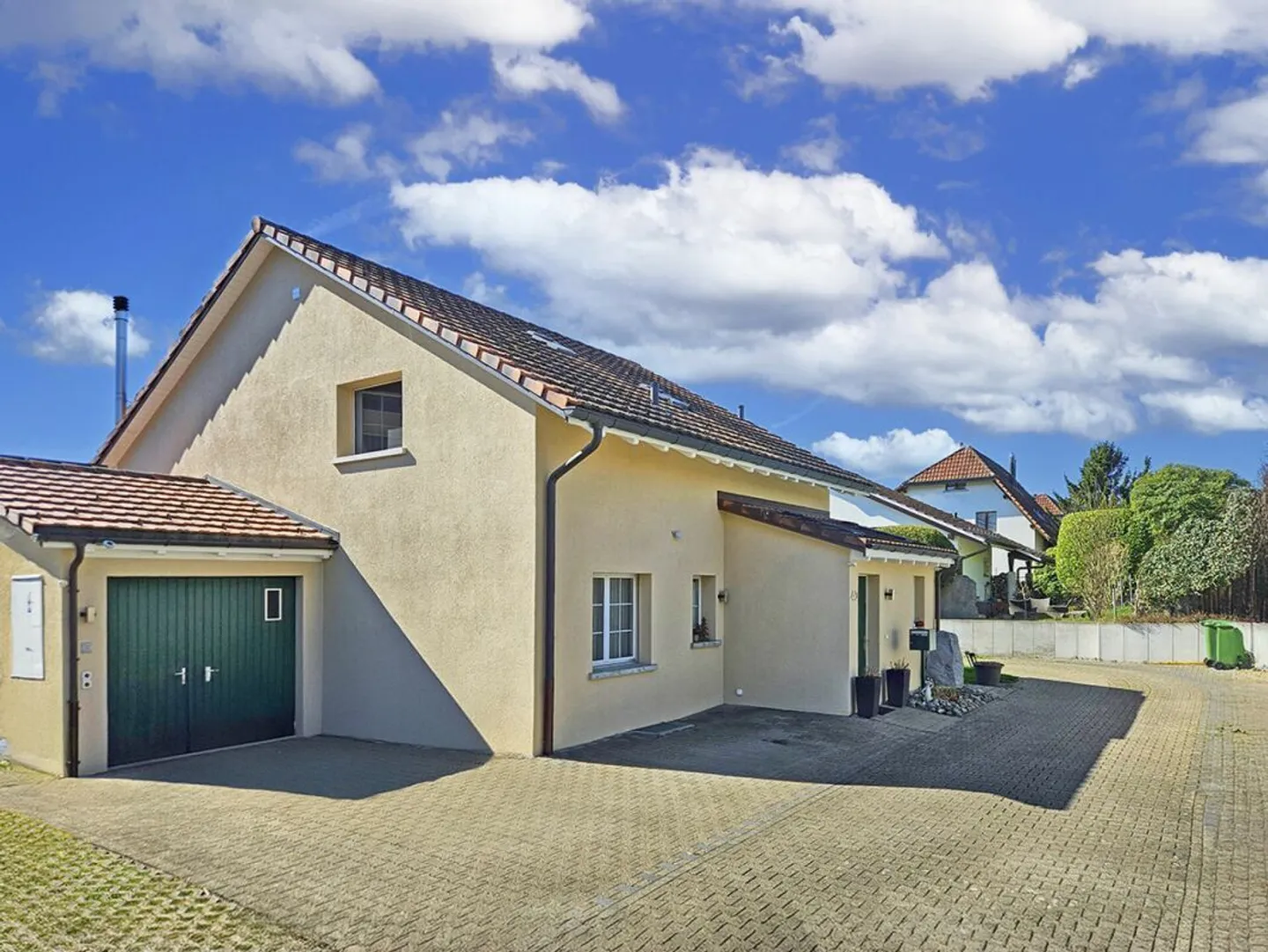 Casa unifamiliare di 5,5 locali in una posizione meravigliosamente soleggiata - Foto 17 di 21