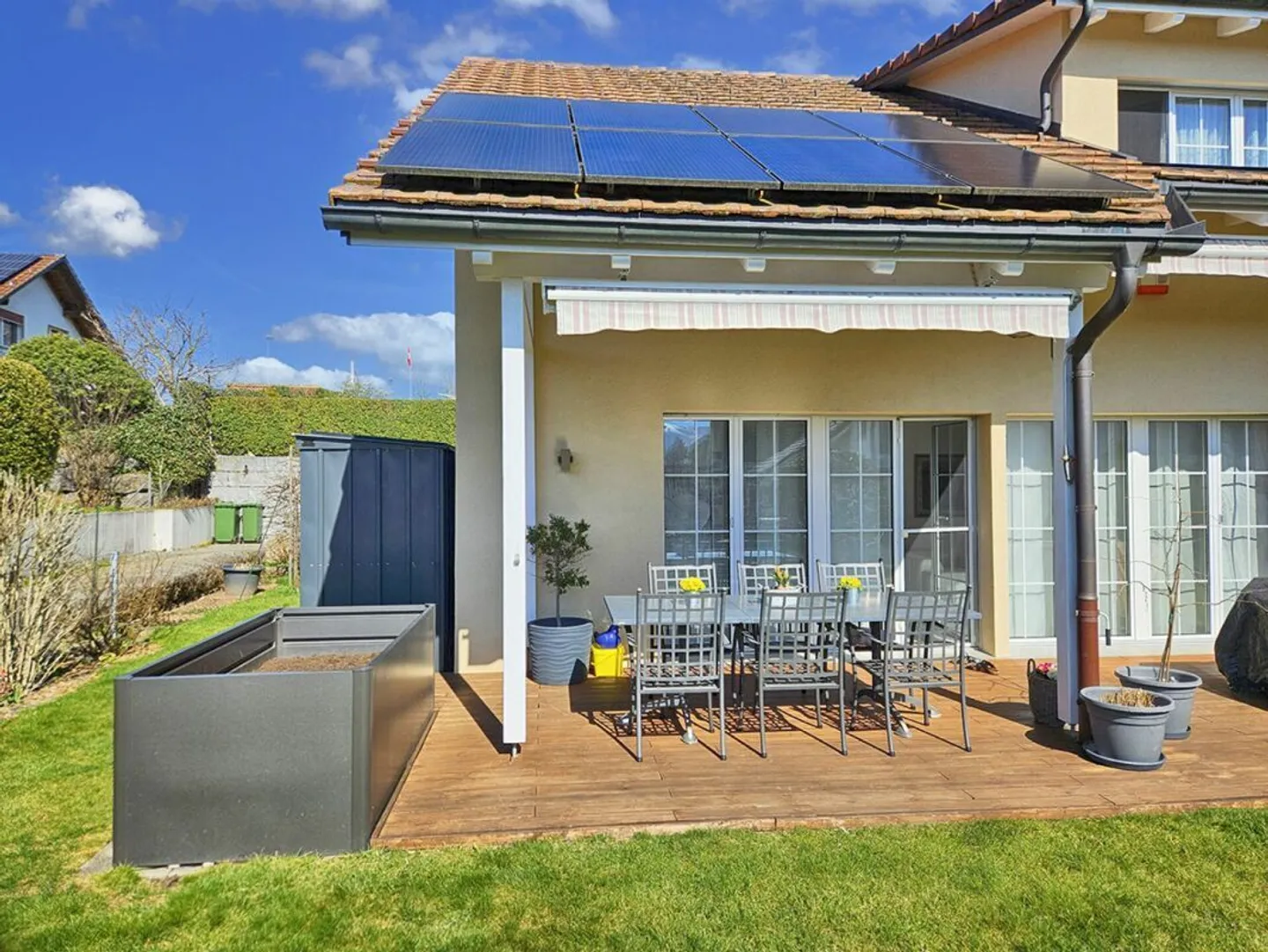 Casa unifamiliare di 5,5 locali in una posizione meravigliosamente soleggiata - Foto 18 di 21