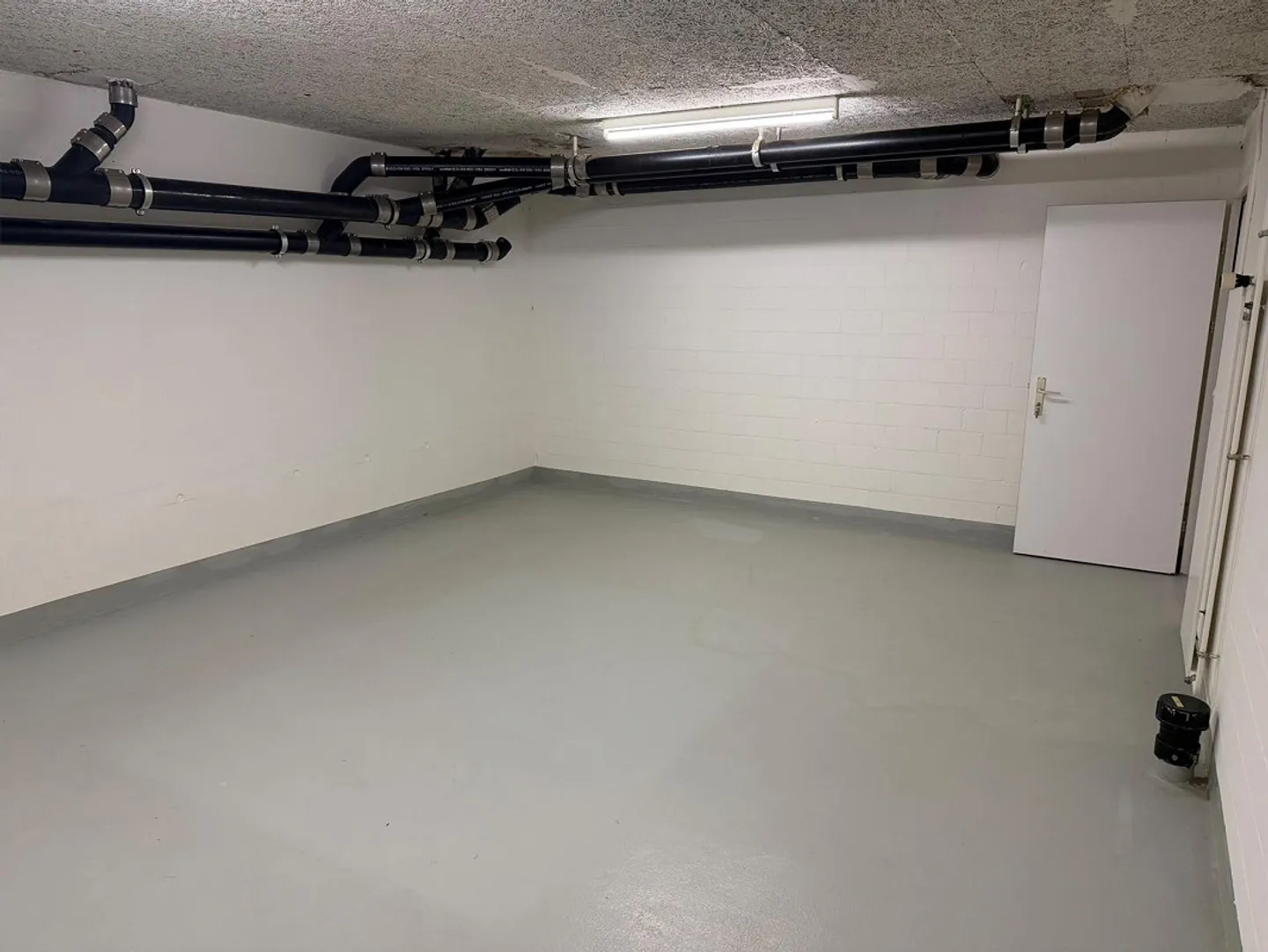 Craft Room for Rent in Adliswil - Photo 2 of 2