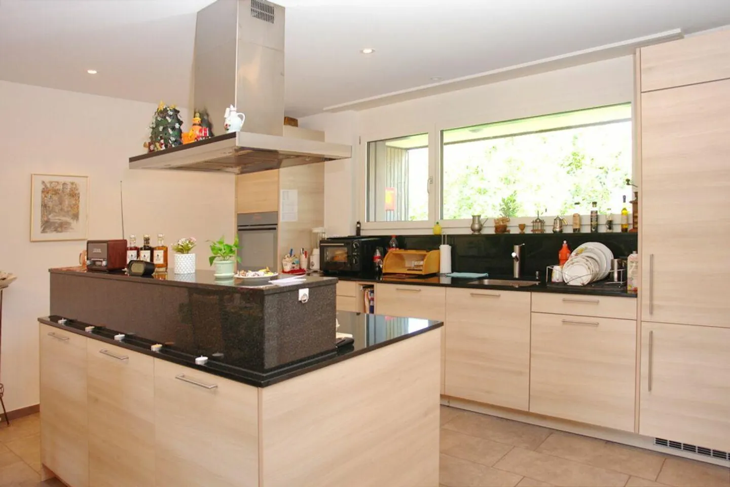 Well-maintained, spacious 3.5-room apartment with a 24 m2 large balcony ... - Photo 3 of 8