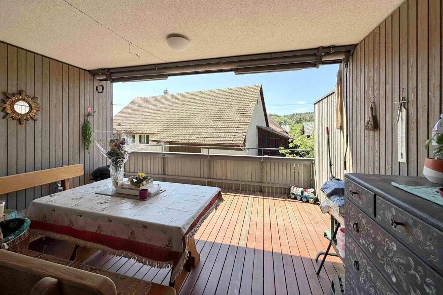 Well-maintained, spacious 3.5-room apartment with a 24 m2 large balcony ... - Photo 4 of 8