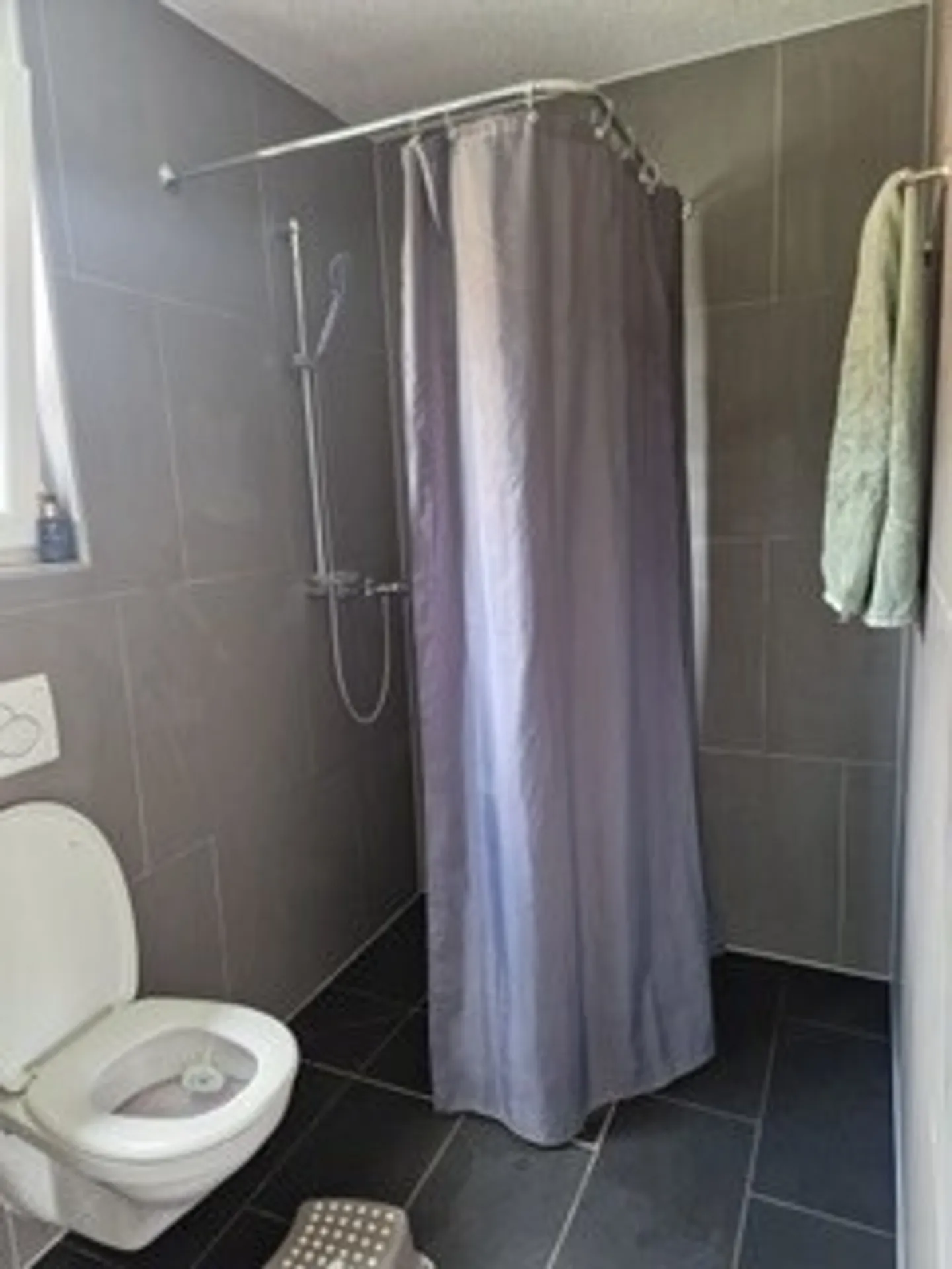 MAISON 6 PIÈCES À LE MOURET (FR), MEUBLÉ, DURÉE DÉTERMINÉE - Photo 10 sur 10