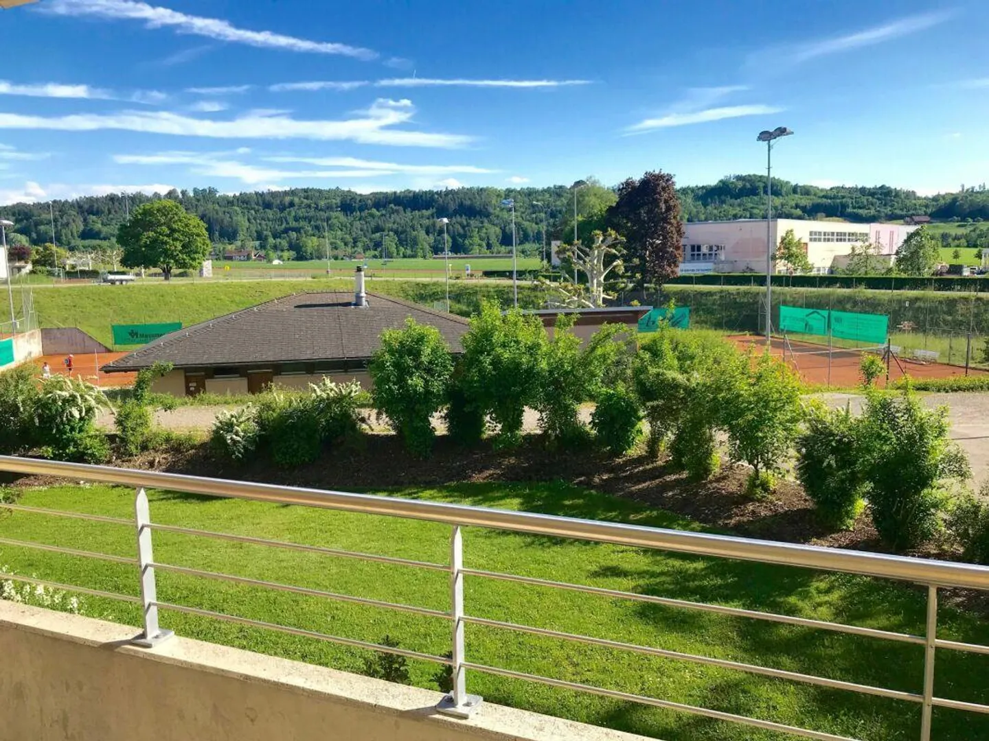 3.5 room apartment with a cozy seat - Photo 2 of 8