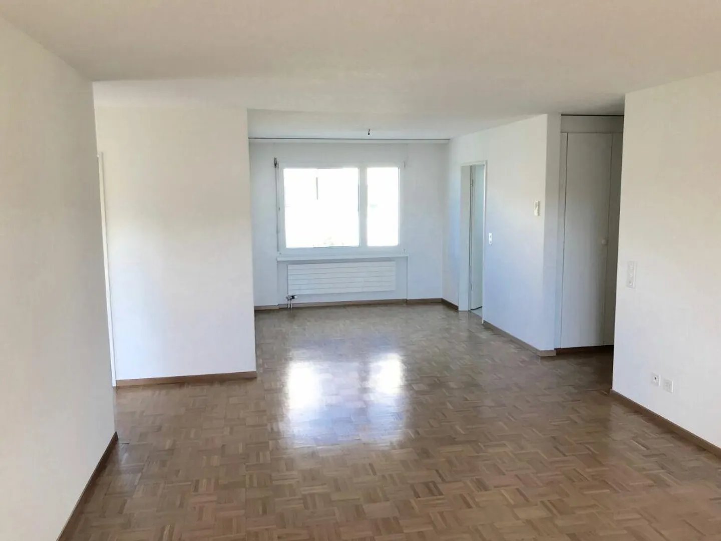 3.5 room apartment with a cozy seat - Photo 3 of 8