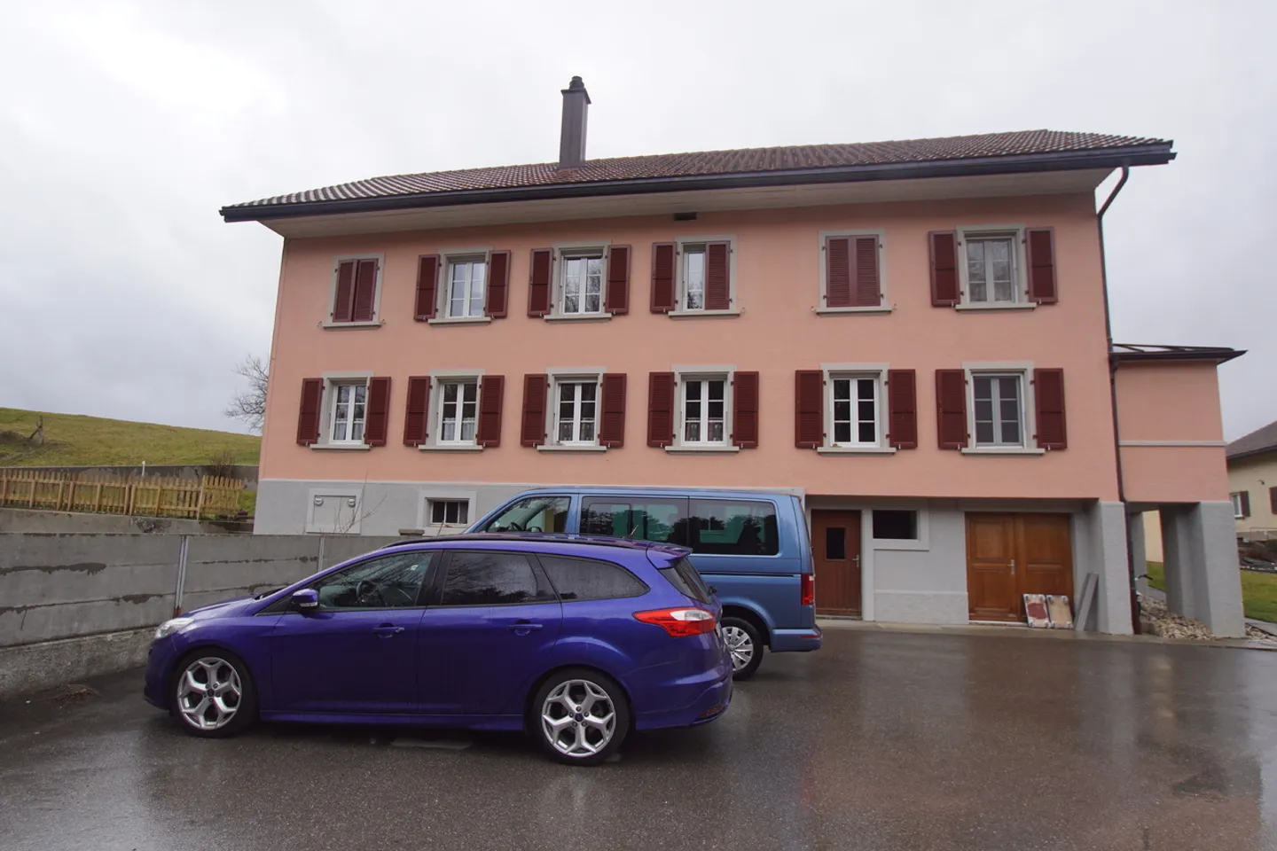 Altes Reihenhaus mit 4,5 Zimmern in Villaraboud - Foto 1 von 9