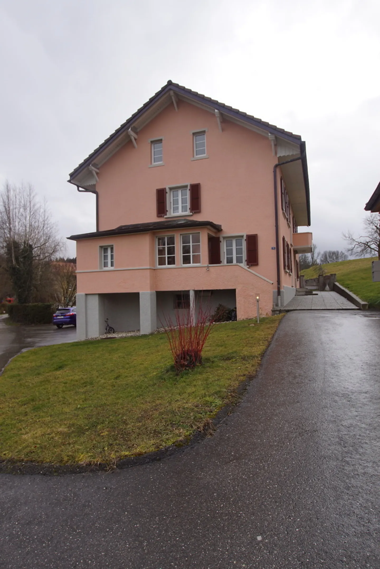 Altes Reihenhaus mit 4,5 Zimmern in Villaraboud - Foto 2 von 9