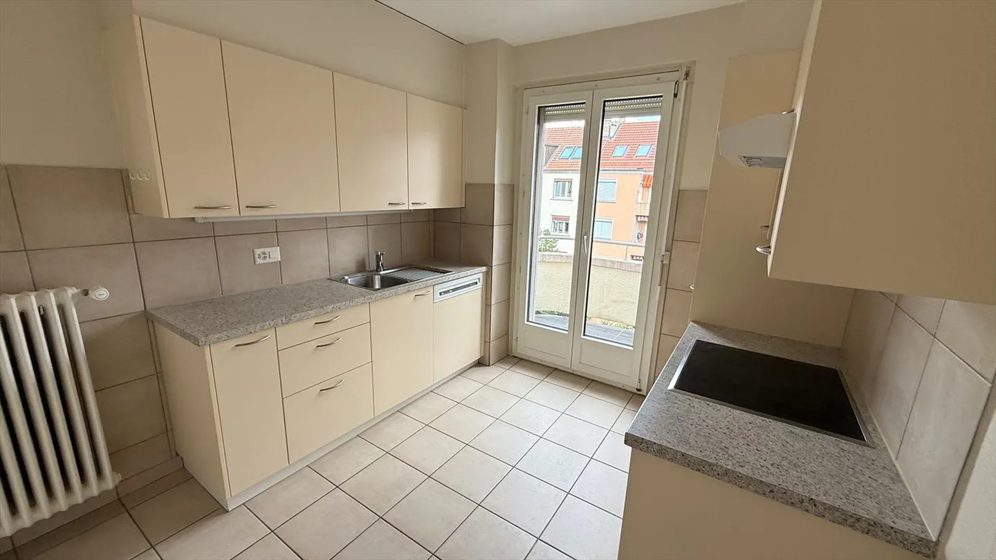 Magnifico appartamento di 3 stanze, 5° piano, ca. 70 m2 - Foto 1 di 11