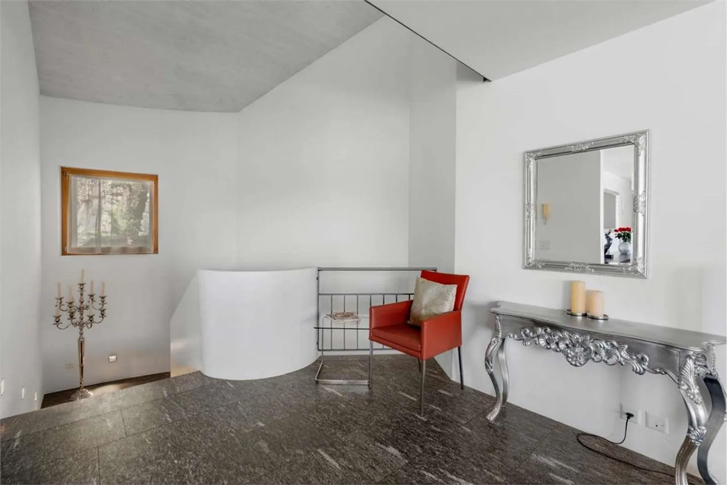 Giubiasco - Villa architecturale de prestige avec jacuzzi et design unique - Photo 13 sur 13