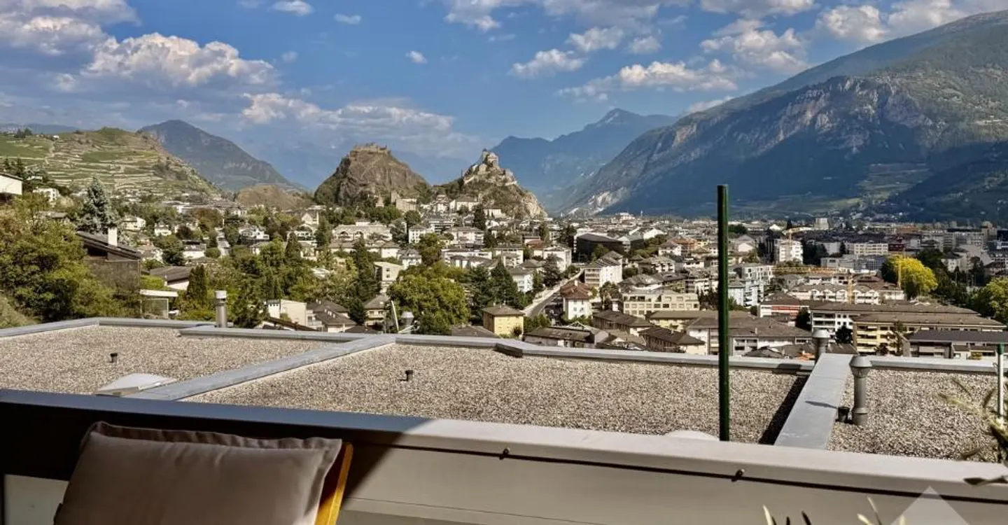 Bel appartement en terrasse avec un garage et une vue exceptionnelle ! - Foto 4 von 13