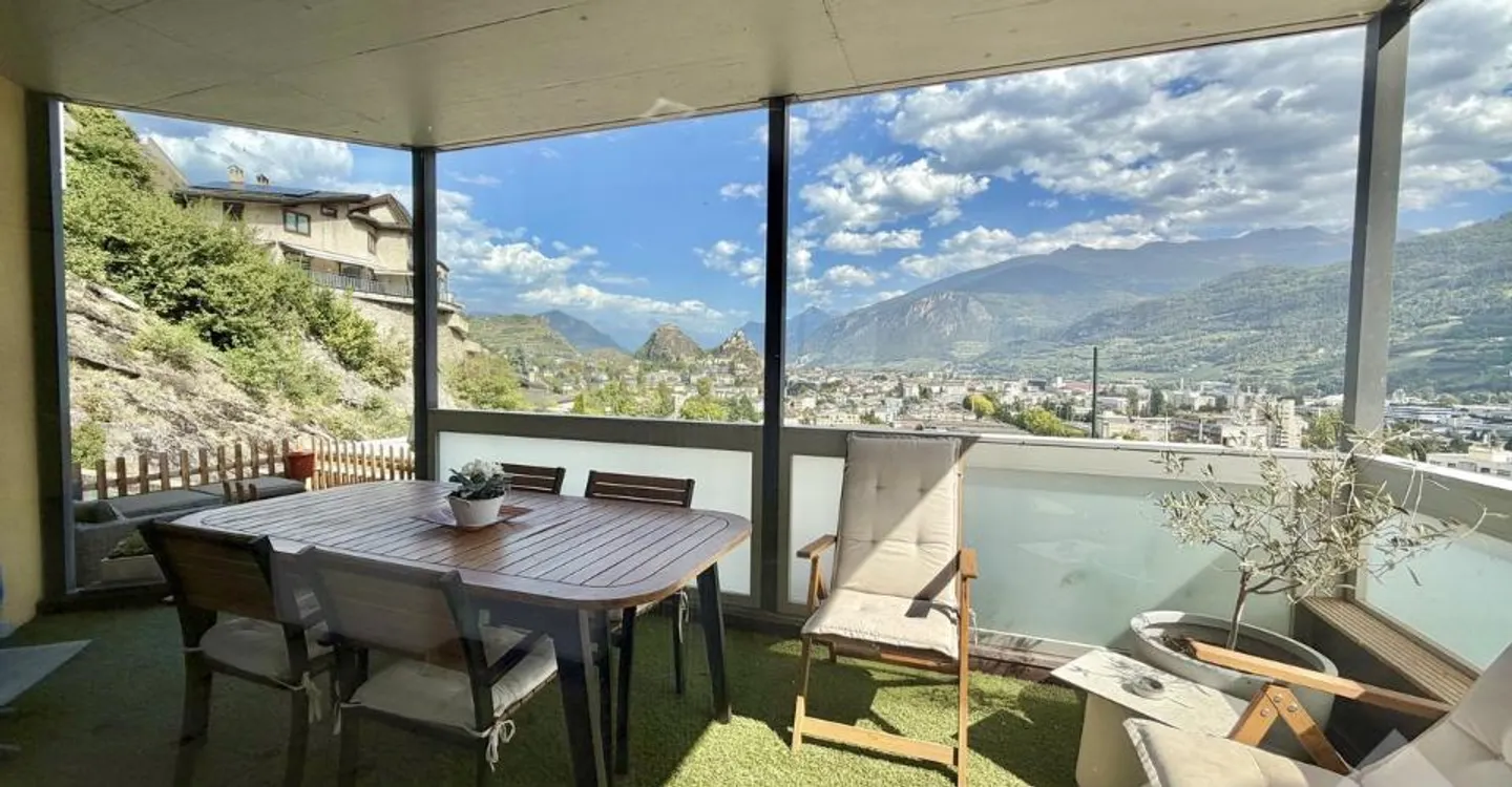 Bel appartement en terrasse avec un garage et une vue exceptionnelle ! - Foto 5 von 13
