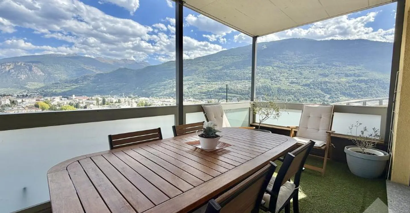 Bel appartement en terrasse avec un garage et une vue exceptionnelle ! - Foto 6 von 13